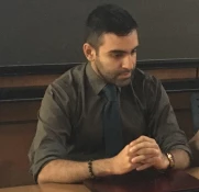 مهندس افشین علیپور دانش آموخته دانشگاه پلی تکنیک میلان ایتالیا سخنران ویژه اختتامیه مسابقه منطقه ای طراحی سر در ورودی آموزشکده فنی و حرفه ای تربت حیدریه 2