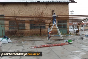 عملیات رنگ آمیزی پروفیل های آلاچیق و پارکینگ آموزشکده فنی و حرفه ای تربت حیدریه 3